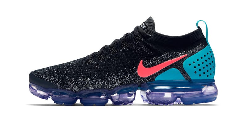 blue and pink vapor max