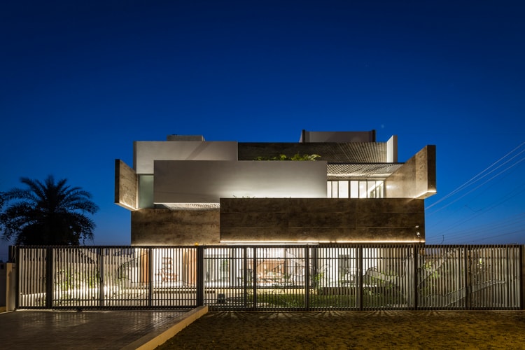This Modern Indian Home Is a Grandiose Presence on the Local Scenery