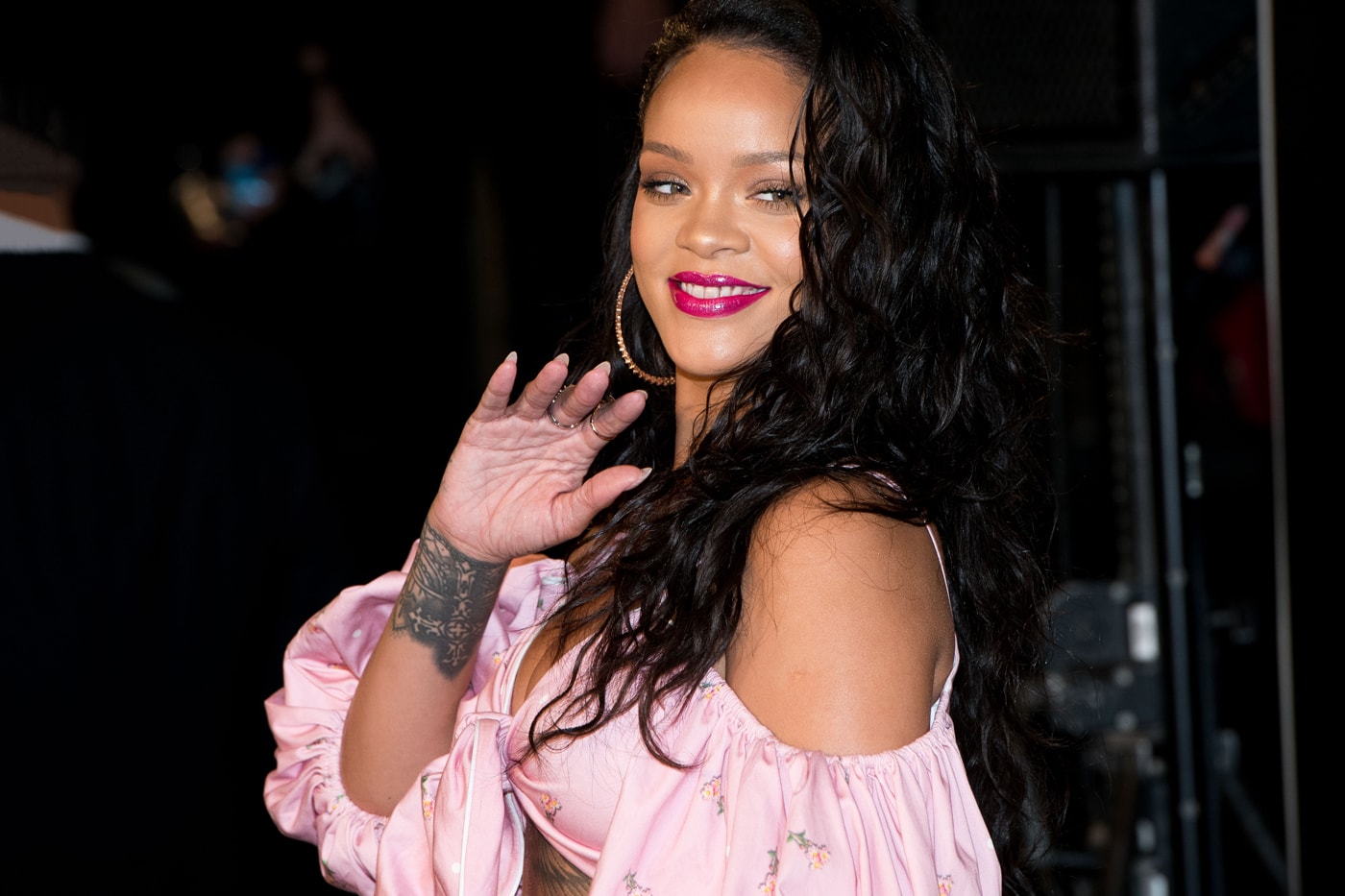 Rihanna Postpones 'Anti' World Tour