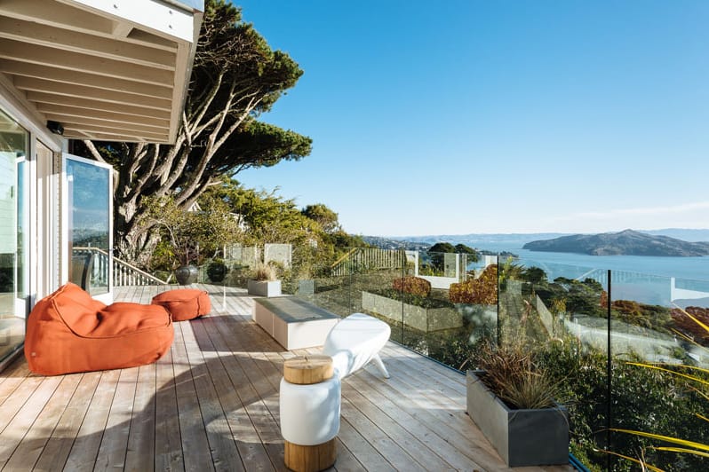 This Californian House Comes With an Understated Interior and an Impressive Sea View