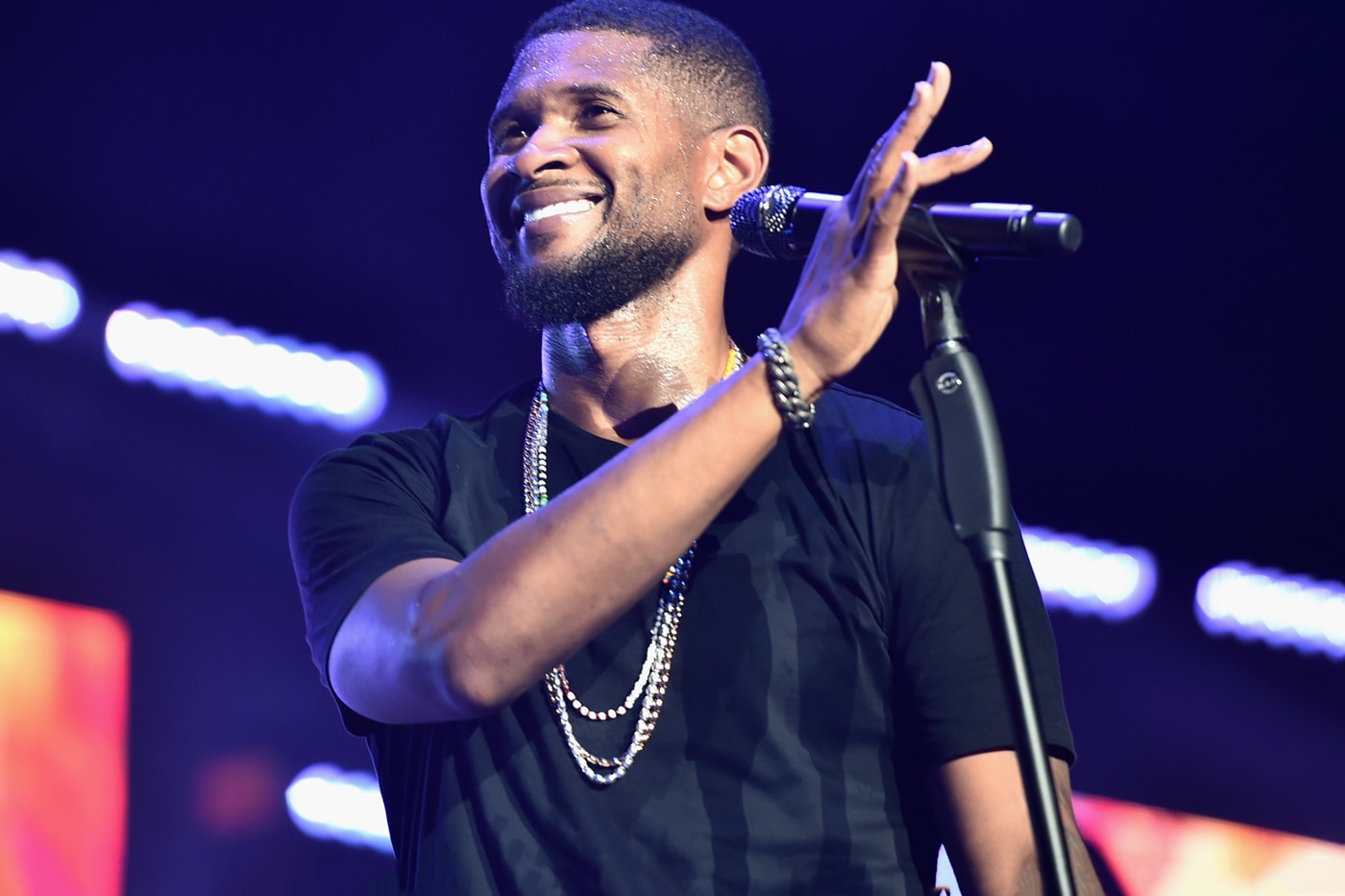 Watch Usher Nas Chains Music Video