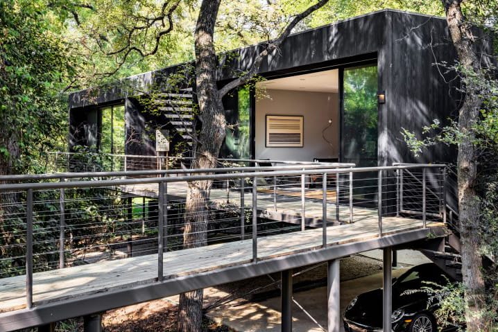 This Texas Treehouse is "Floating in the Forest"