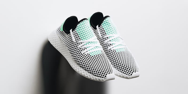 deerupt shoes black