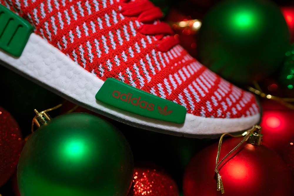 adidas Originals NMD R1 Primeknit STLT Christmas green red white 