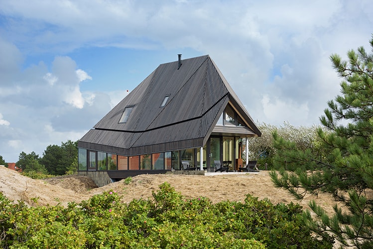 This Modern Vacation House Is Built Inside a Dune