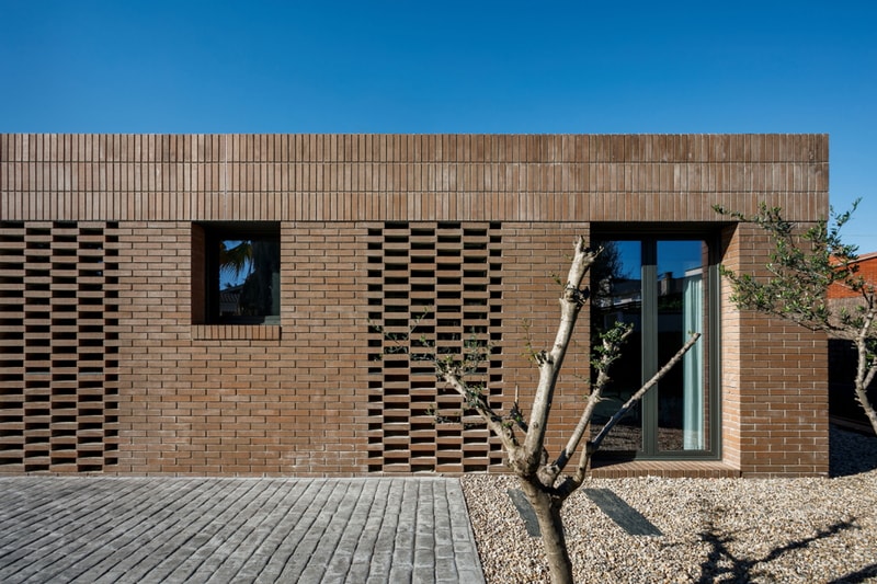 Casa Juani House Home Pepe Gascón Arquitectura Spain Viladecavalls Swimming Pool Modern Sleek Interior Furniture
