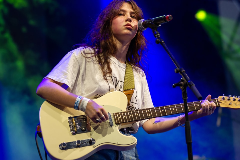 Watch Clairo S Flaming Hot Cheetos Music Video Hypebeast