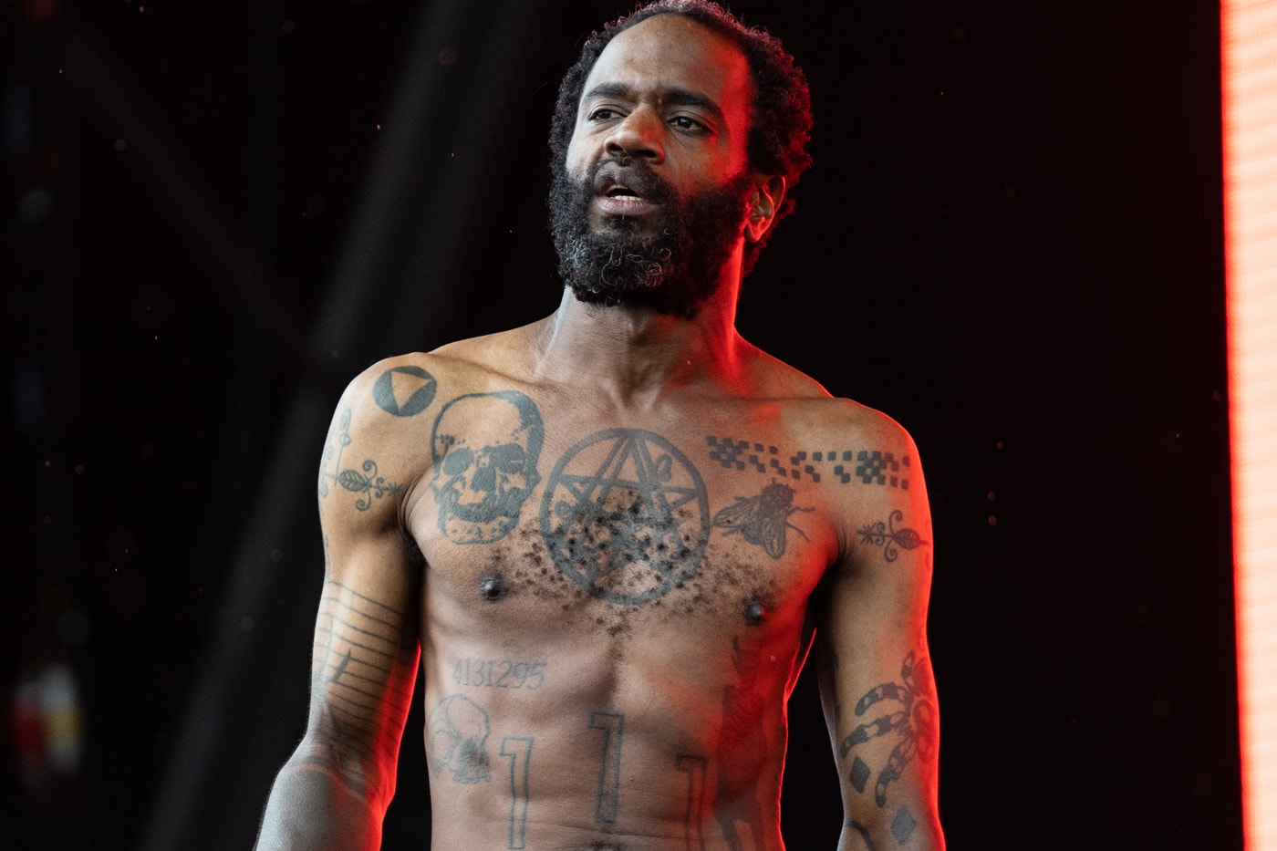 death-grips-tracklist-cover-artwork-bottomless-pit
