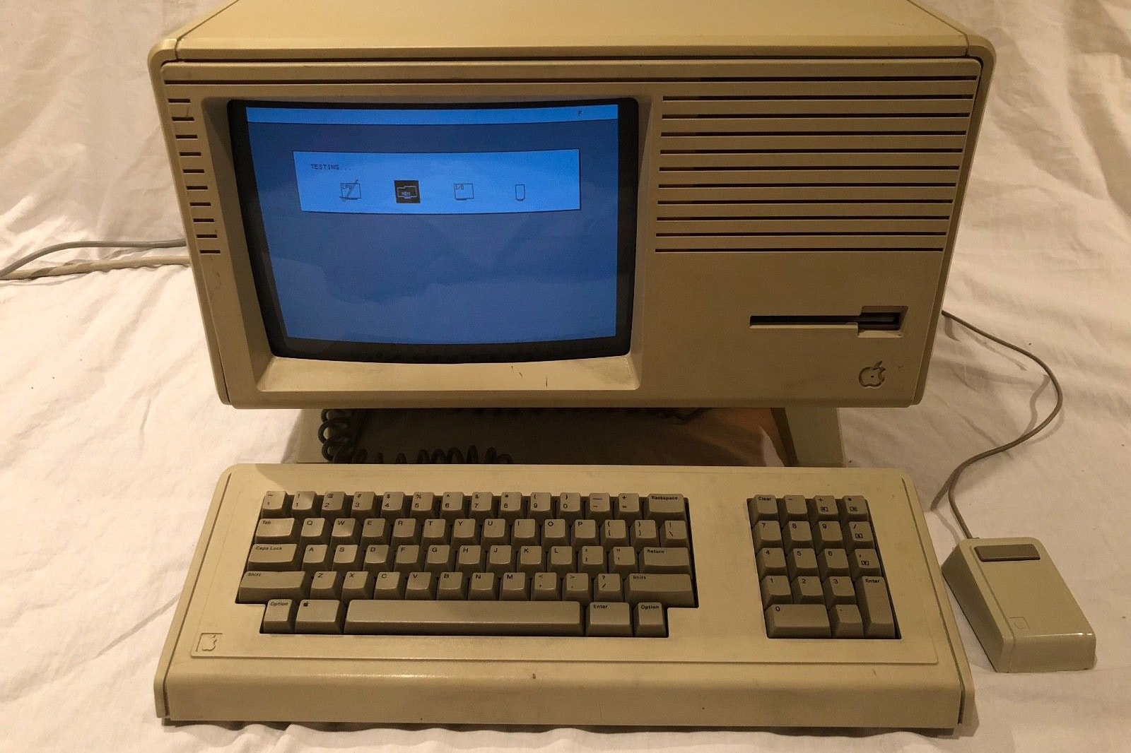Lisa 2 Apple Prototype eBay For Sale iPad iPhone Macintosh resell vintage collector