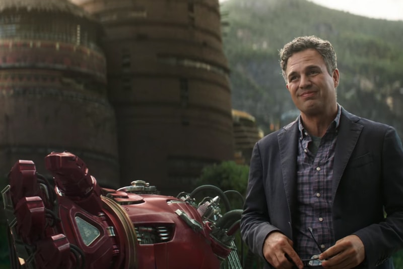 Avengers: Infinity War - Hulk wears the Hulkbuster armour