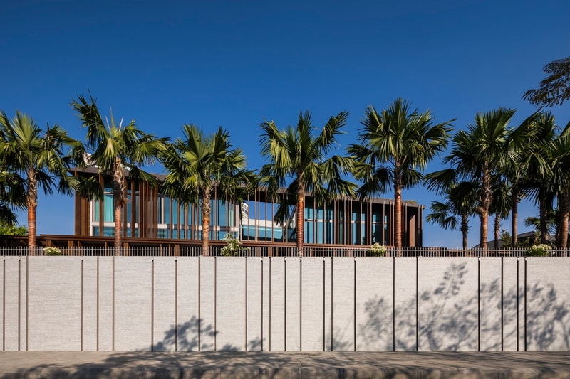 Louvers House Mia Design Studio Thảo Điền Vietnam Modern Wooden Exterior House courtyard design inspiration interior