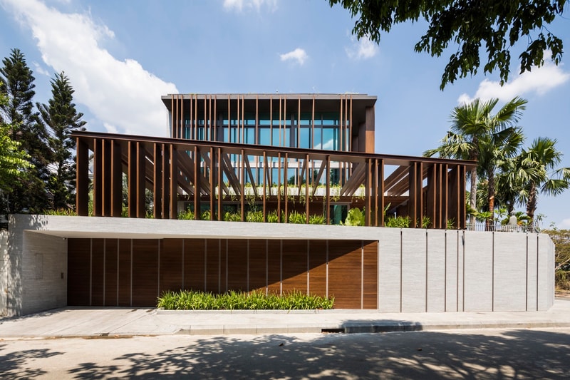 Louvers House Mia Design Studio Thảo Điền Vietnam Modern Wooden Exterior House courtyard design inspiration interior