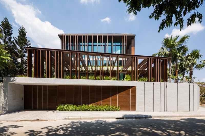 Louvers House Mia Design Studio Thảo Điền Vietnam Modern Wooden Exterior House courtyard design inspiration interior