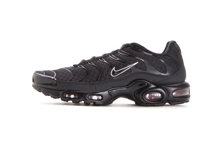 Nike Delivers Striking "Black/Metallic Silver" Air Max Plus