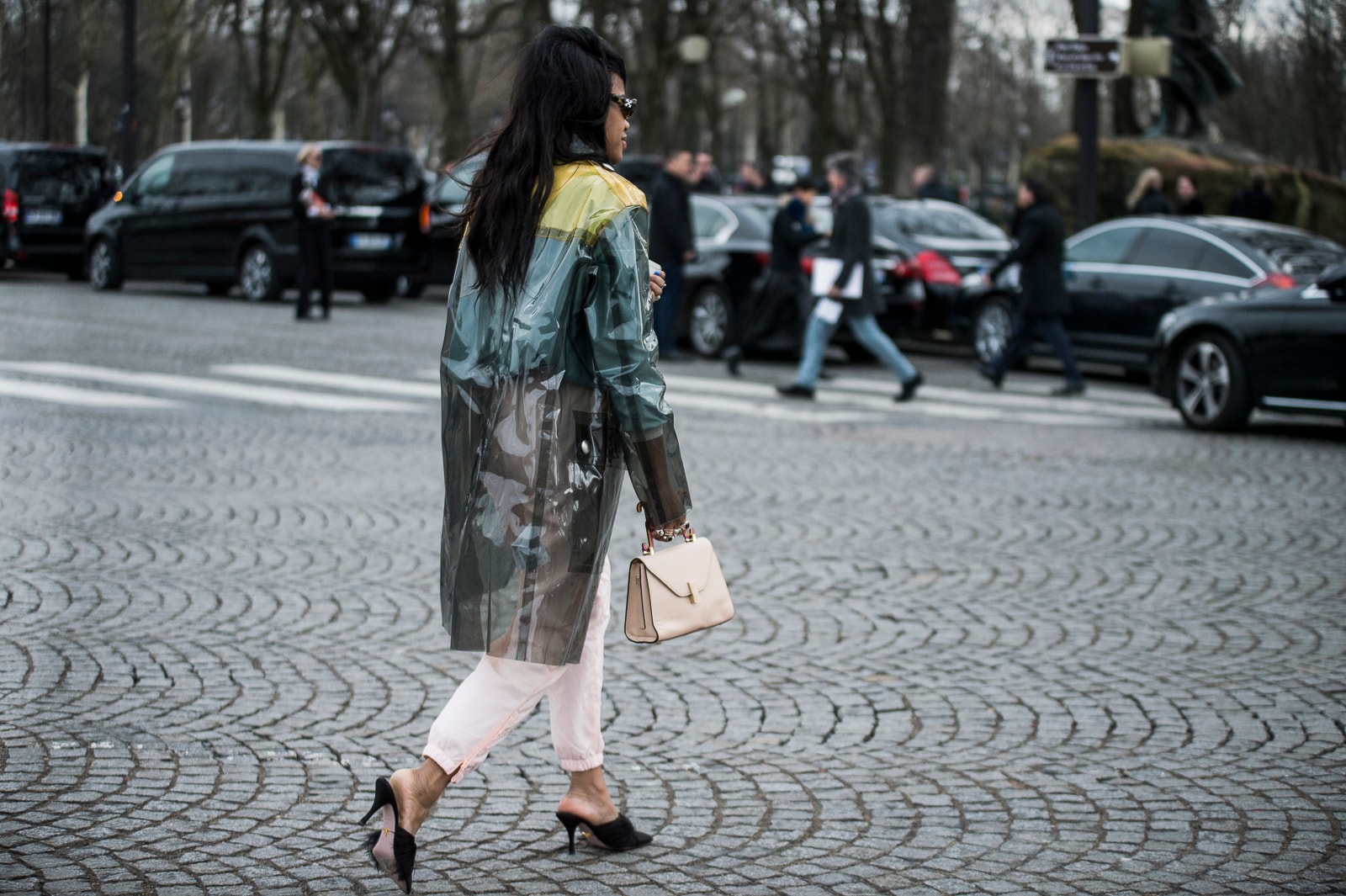 Paris Fashion Week Fall/Winter 2018 Streetsnaps Part 2 Street Style