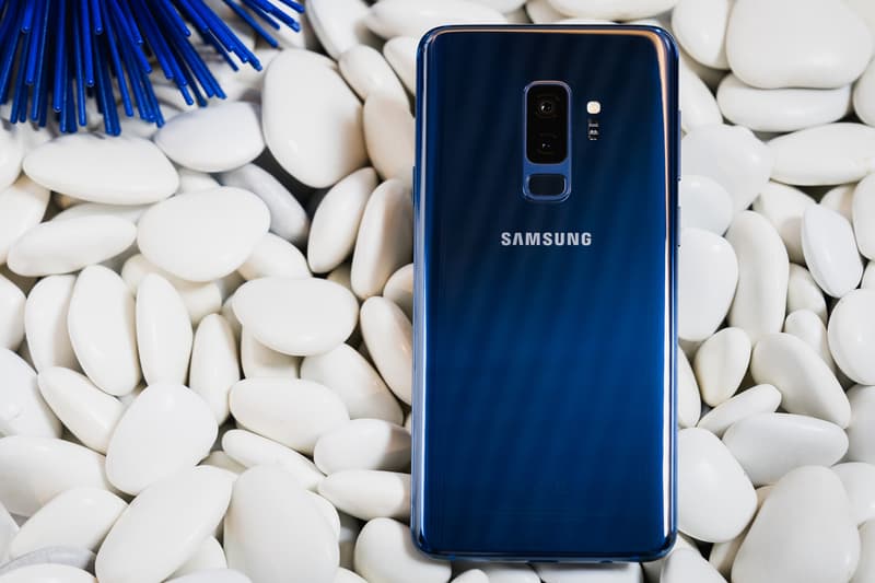 Samsung Galaxy S9 S9+ Apple iPhone X Android iOS Camera Super Slo Mo AR Emoji Animoji Photography Mobile Phone Cell Phone DeX Entertainment