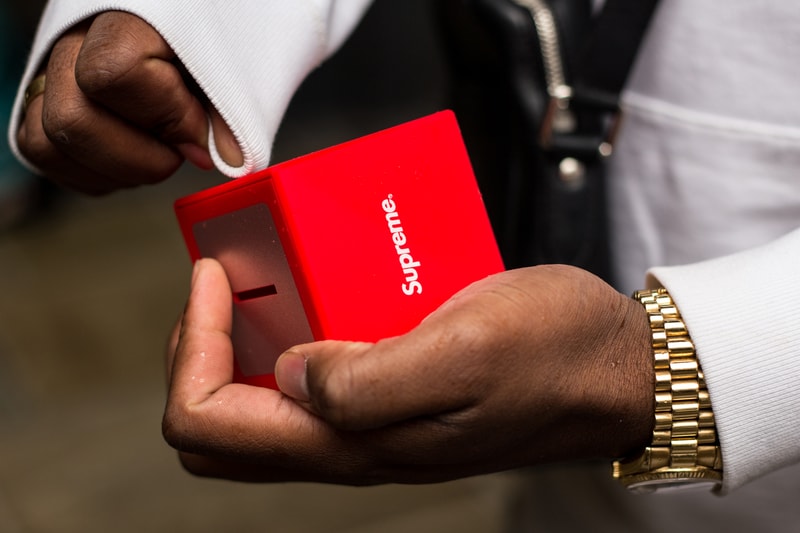 Supreme Optical Illusion Coin Bank Box Floating Logo Box Drop Release Details Information News James Jebbia Accessories