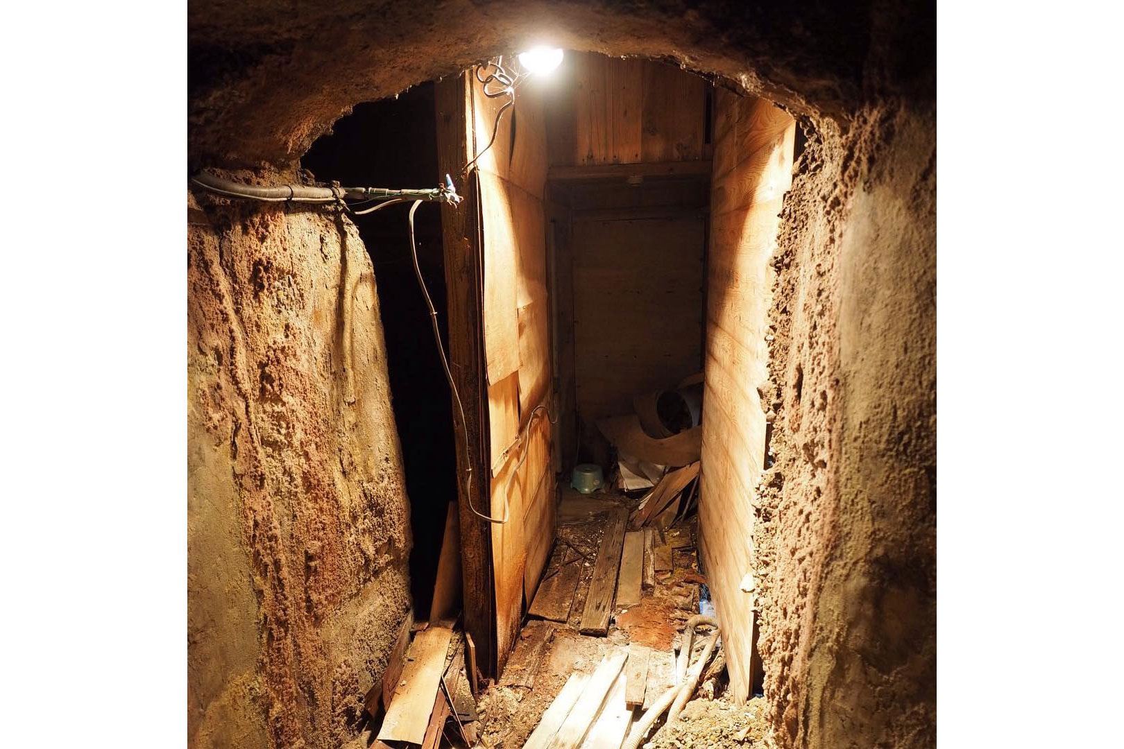 Oimatsu Onsen Dilapidated Building Japan Travel Bathhouse Secret Hidden Explore Mysterious Abandoned Architecture