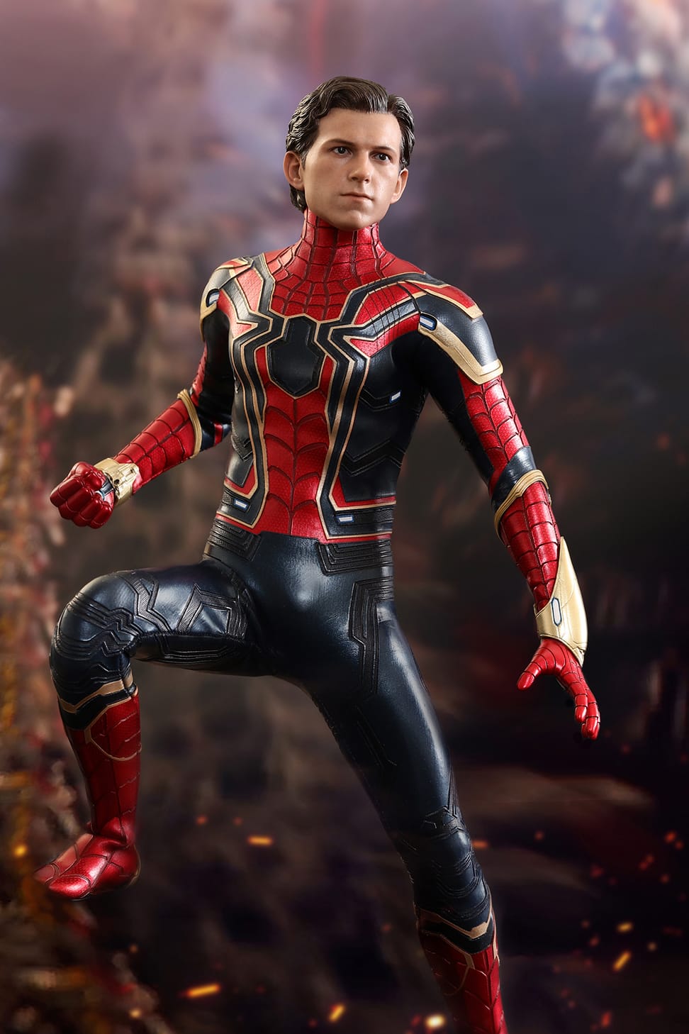 hot toys spider man infinity war