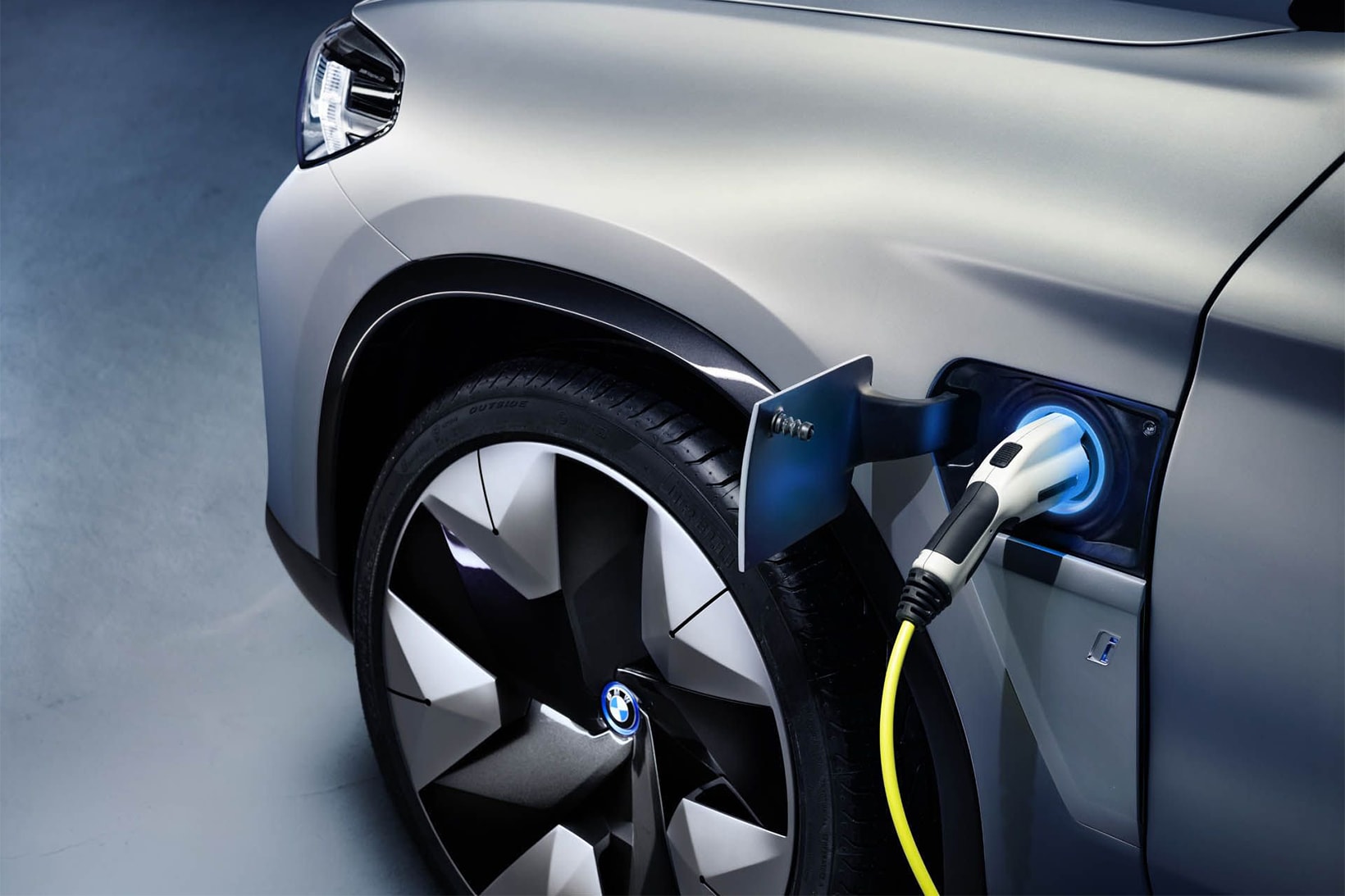 BMW Concept iX3 electric engine beijing auto show china 2018 2020 production suv