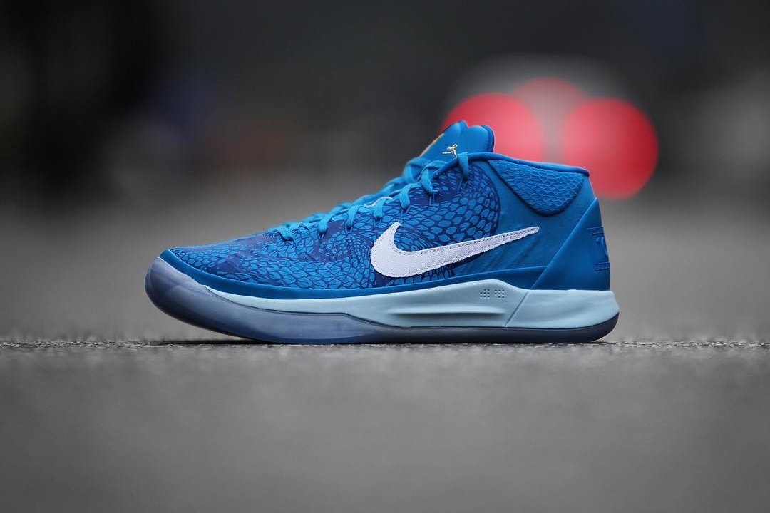 DeMar DeRozan Nike Kobe A.D. Mid PE player exclusive sneakers footwear