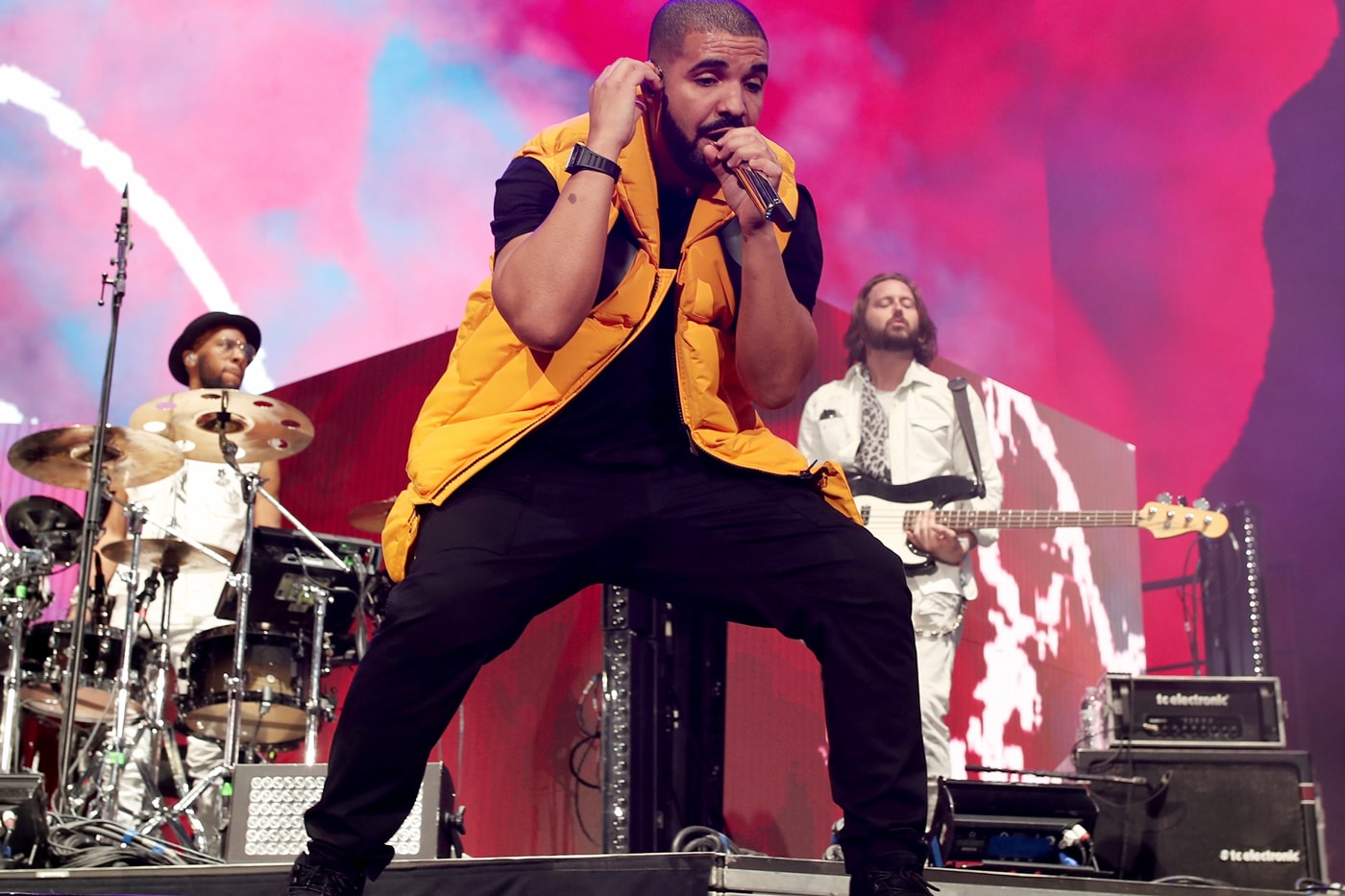 drake-shoots-new-video-in-jamaica