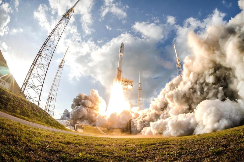 Four Photographers Capture Detailed Shots of Various SpaceX Rocket Launches