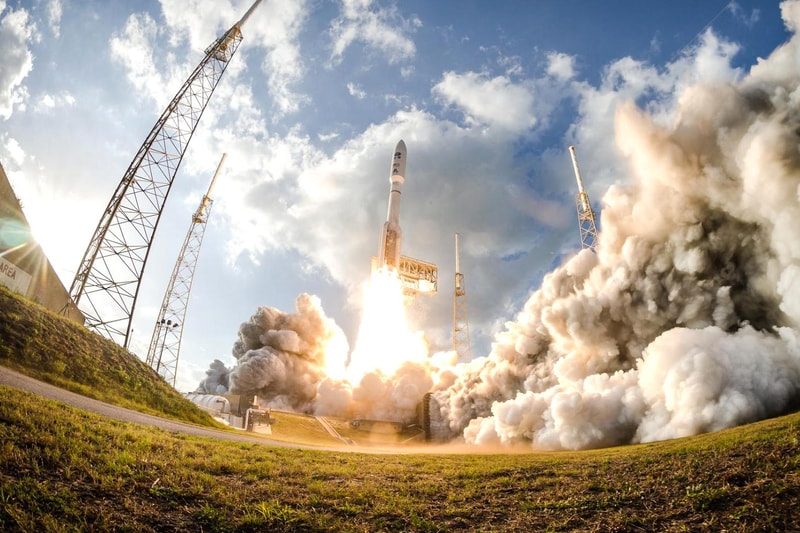 Four Photographers SpaceX Falcon Heavy 9  Rocket Launches Elon Musk CNBC