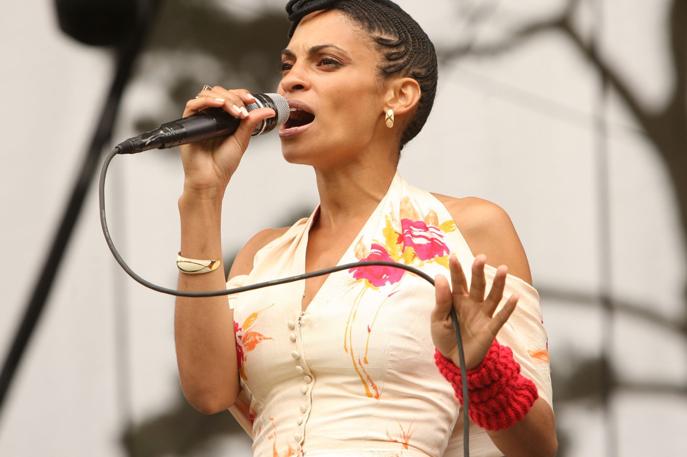 goapele-featuring-mos-def-different