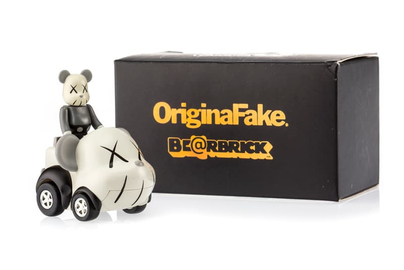 Heritage Auctions April Collectible Toys Auction KAWS TOYS Bearbricks Medicom Be@rbricks Kidrobot Supreme New York Los Angeles BAPE Lucas Films Orignalfake