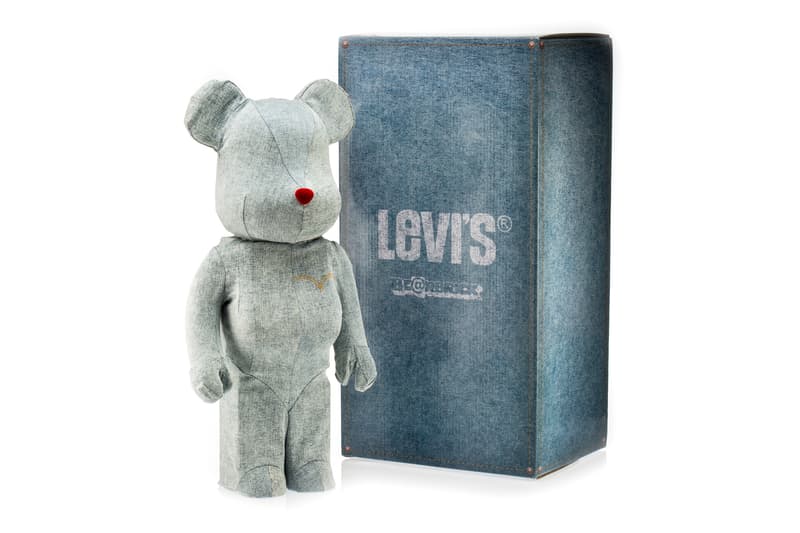 Heritage Auctions April Collectible Toys Auction KAWS TOYS Bearbricks Medicom Be@rbricks Kidrobot Supreme New York Los Angeles BAPE Lucas Films Orignalfake