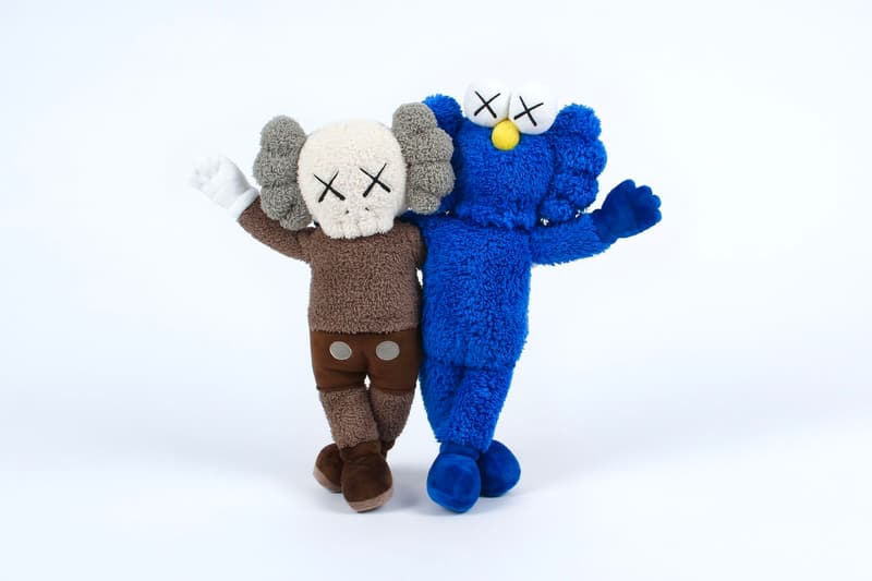 KAWS SEEING/WATCHING BFF Companion Changsha International Finance Square IFS China Bronze Art Sculpture Installation Pre-Sale Release Plush Key Chain T-shirt Glass Tote Bag