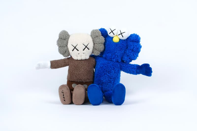 KAWS SEEING/WATCHING BFF Companion Changsha International Finance Square IFS China Bronze Art Sculpture Installation Pre-Sale Release Plush Key Chain T-shirt Glass Tote Bag