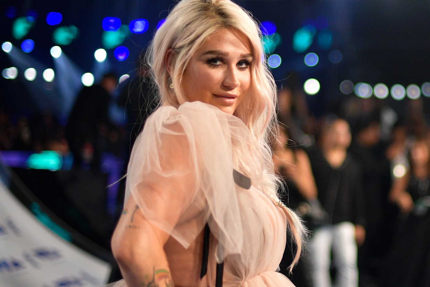 kesha-was-offered-her-freedom-if-she-apologized-for-rape-allegations