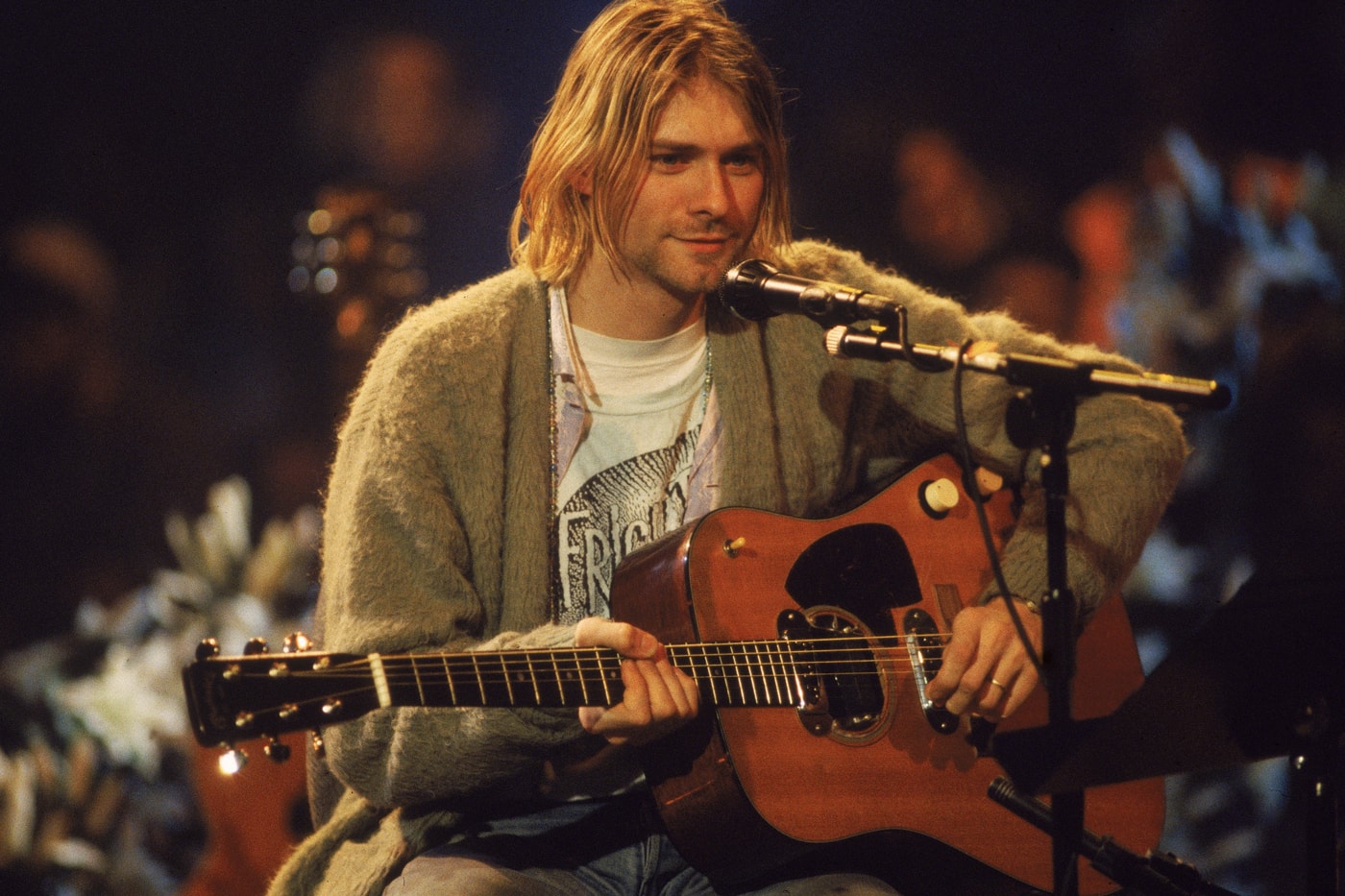 kurt-cobains-guitar-from-nirvanas-final-tour-is-up-for-auction