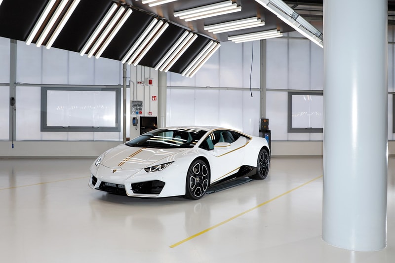 Lamborghini Huracan RWD Coupe Auction Vatican Pope Francis Vatican Flag Ad Personam Program