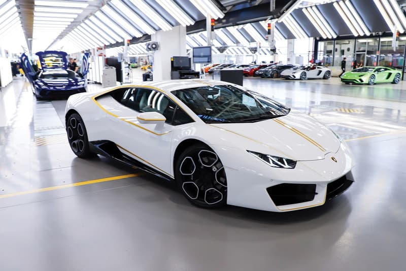 Lamborghini Huracan RWD Coupe Auction Vatican Pope Francis Vatican Flag Ad Personam Program