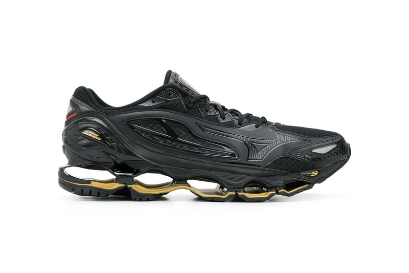 Lamborghini Mizuno Wave Tenjin 3 carbon fiber running sneaker shoe black gold branding logo 2018