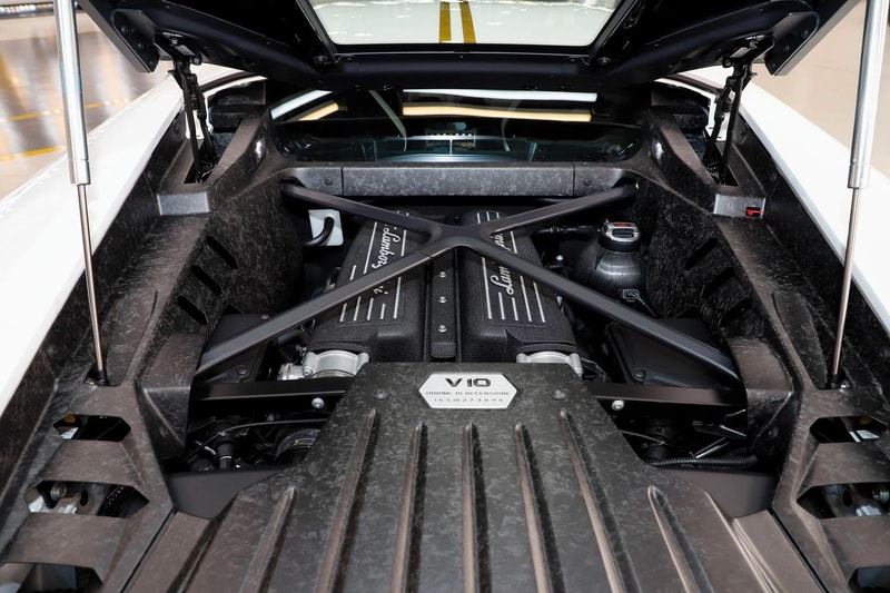 Pope Francis Lamborghini Huracan Auction price purchase 2018 sports car charity