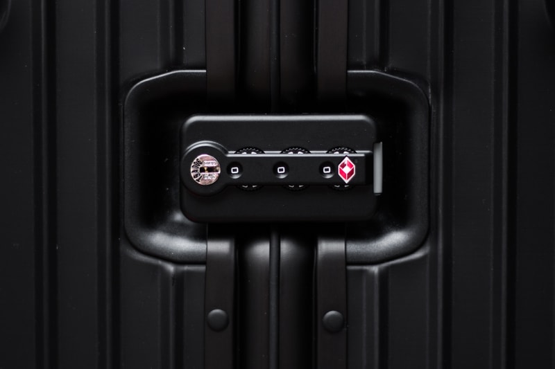 Supreme RIMOWA Spring/Summer 2018 Street Style Streetsnaps Suitcase Luggage Accessories Clothing For Sale London New York Topas Multiwheel 45L 82L