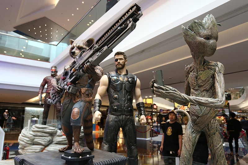 Marvel Studios Avengers Infinity War Hong Kong Exhibition Guardians of the Galaxy Spider-Man Ironman Thor Starlord War Machine Groot Thanos Black Widow Black Panther Gauntlet Hulk Buster Rocket Racoon Festival Walk Full Look