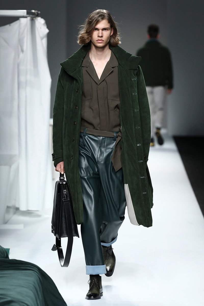 Wang Hung Fall/Winter 2018 Collection Shanghai Fashion Week Central St. Martins