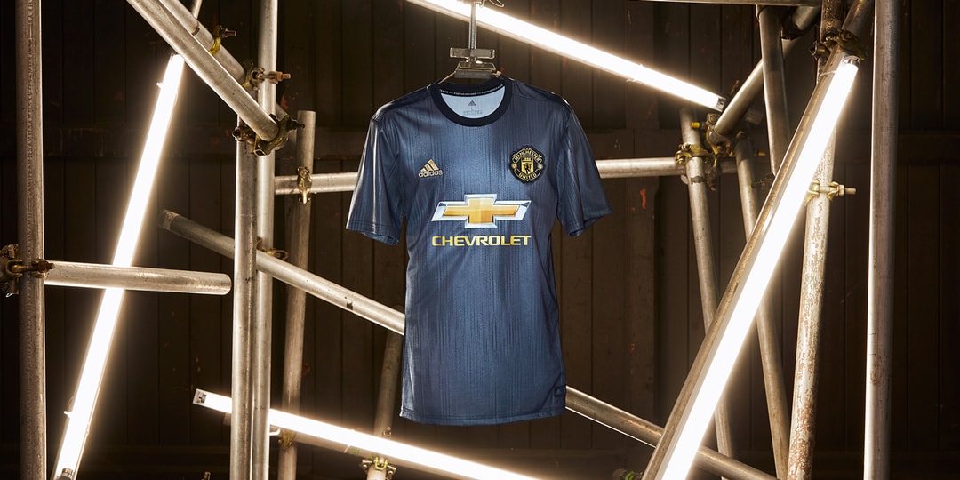 football shirts manchester united home kit 2018