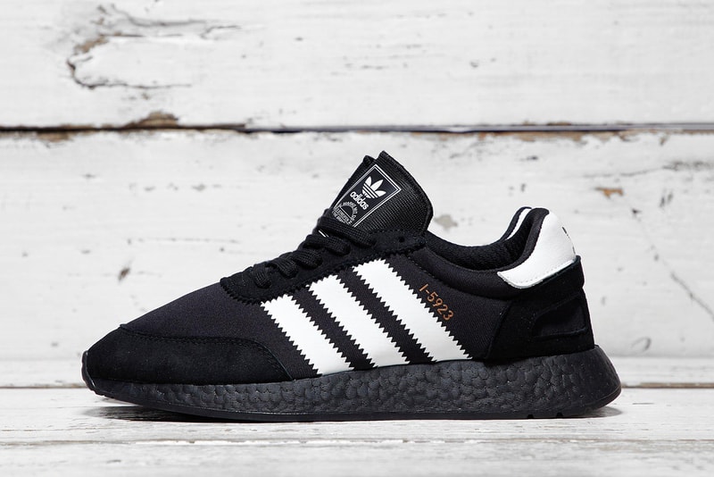 sneakers footwear iniki boost