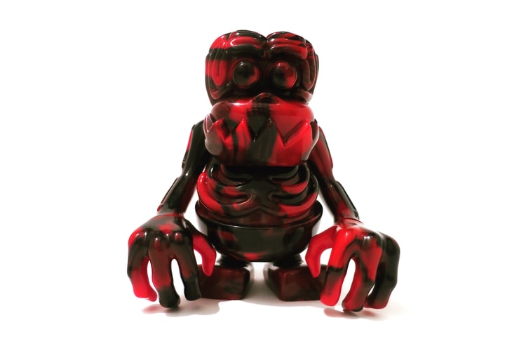 BOUNTY HUNTER Will Drop a Special 'Demeru-Kun' Figure in Red & Black Marble