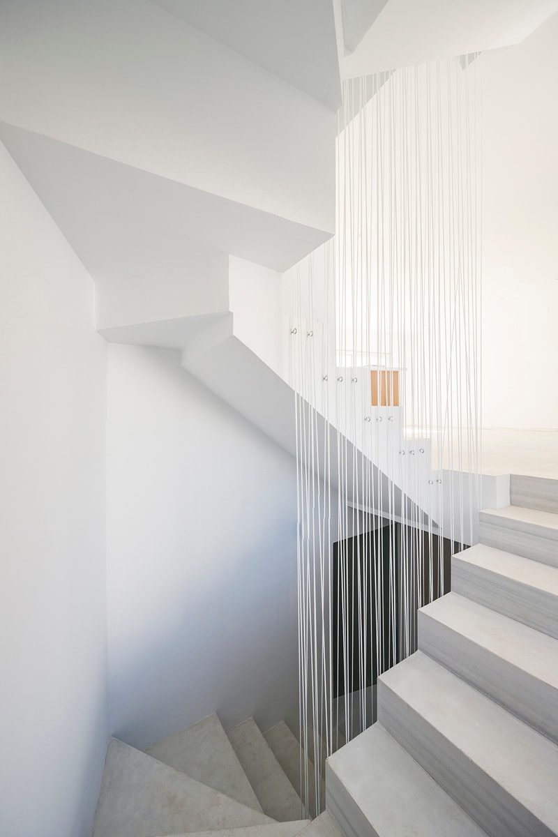 Claire House DTR_Studio Architects Spain Gaurcín Houses All-White Minimalistic Simplistic Modern Interior Exterior