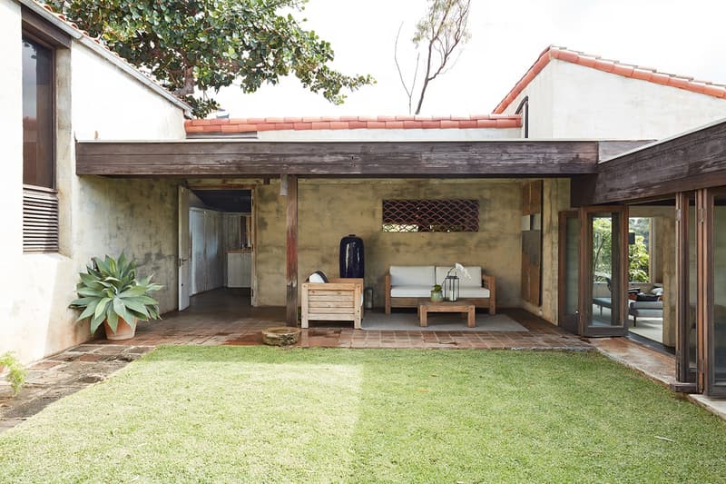 Ehupua House Honolulu For Sale Landscape Scenery Views Award-Winning Architect Sid Snyder Built 1969 Glazed Doors Lawn Indoor Outdoor Living Pacific Coast Seaview