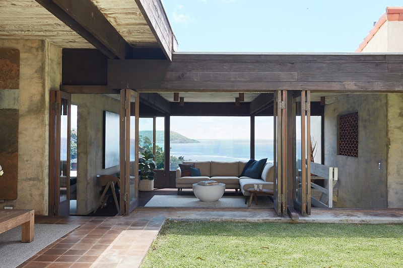 Ehupua House Honolulu For Sale Landscape Scenery Views Award-Winning Architect Sid Snyder Built 1969 Glazed Doors Lawn Indoor Outdoor Living Pacific Coast Seaview