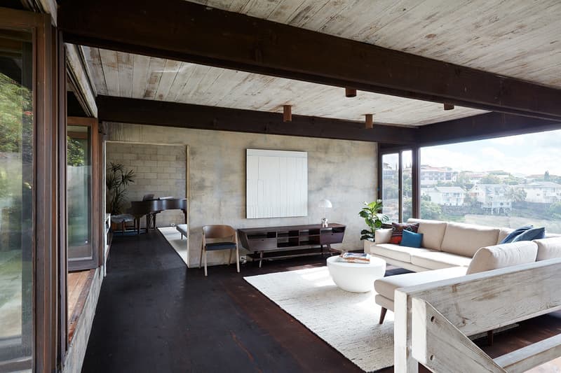 Ehupua House Honolulu For Sale Landscape Scenery Views Award-Winning Architect Sid Snyder Built 1969 Glazed Doors Lawn Indoor Outdoor Living Pacific Coast Seaview