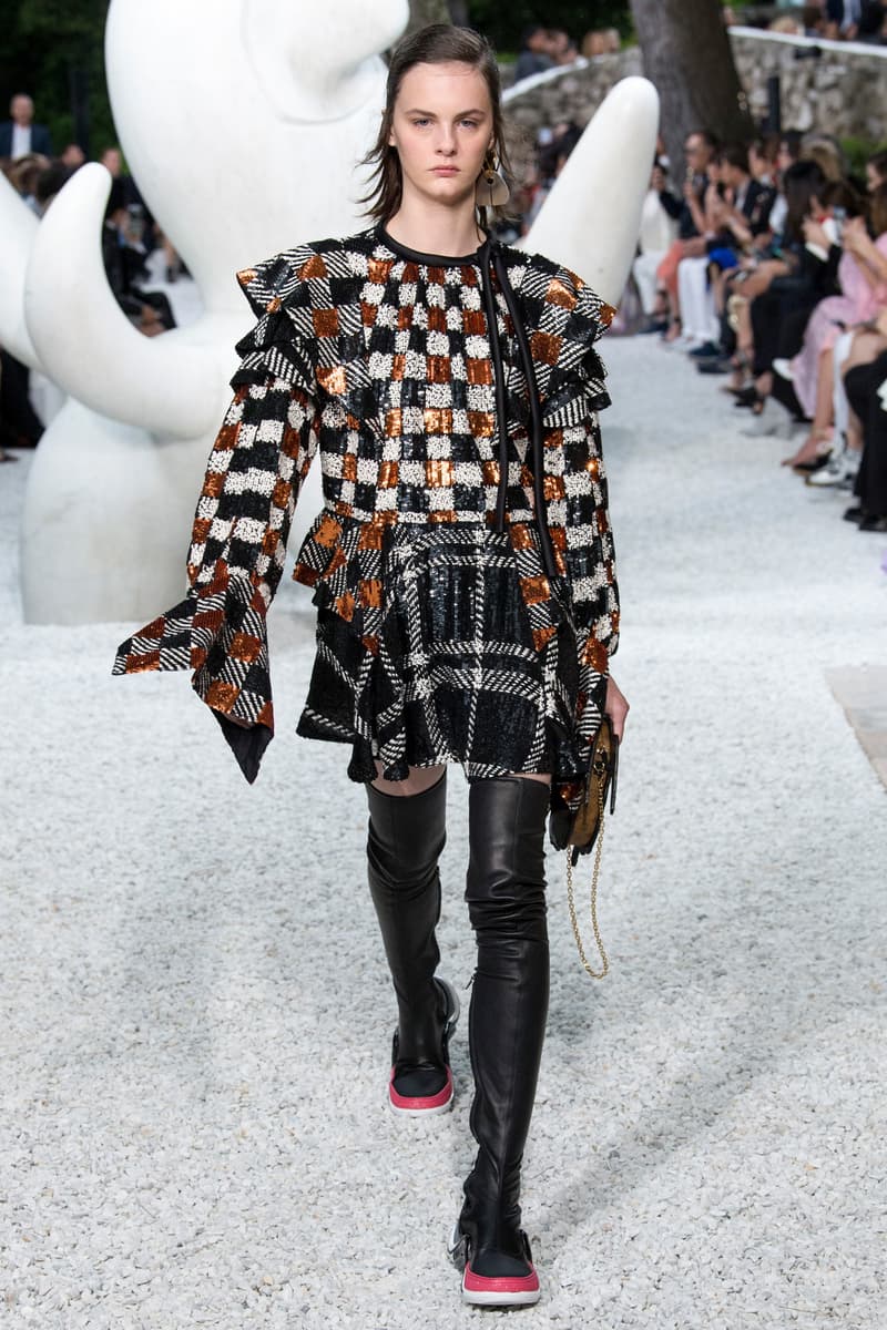 Louis Vuitton Resort 2019 Collection Show nicolas ghesquiere womanswear grace coddington accessories sneaker boots sunglasses